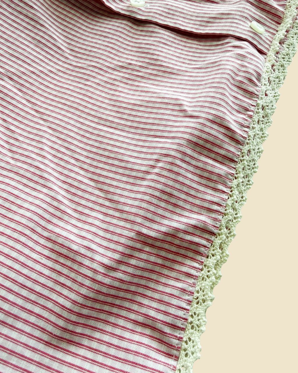 Ruffle Collar Button Up, size S