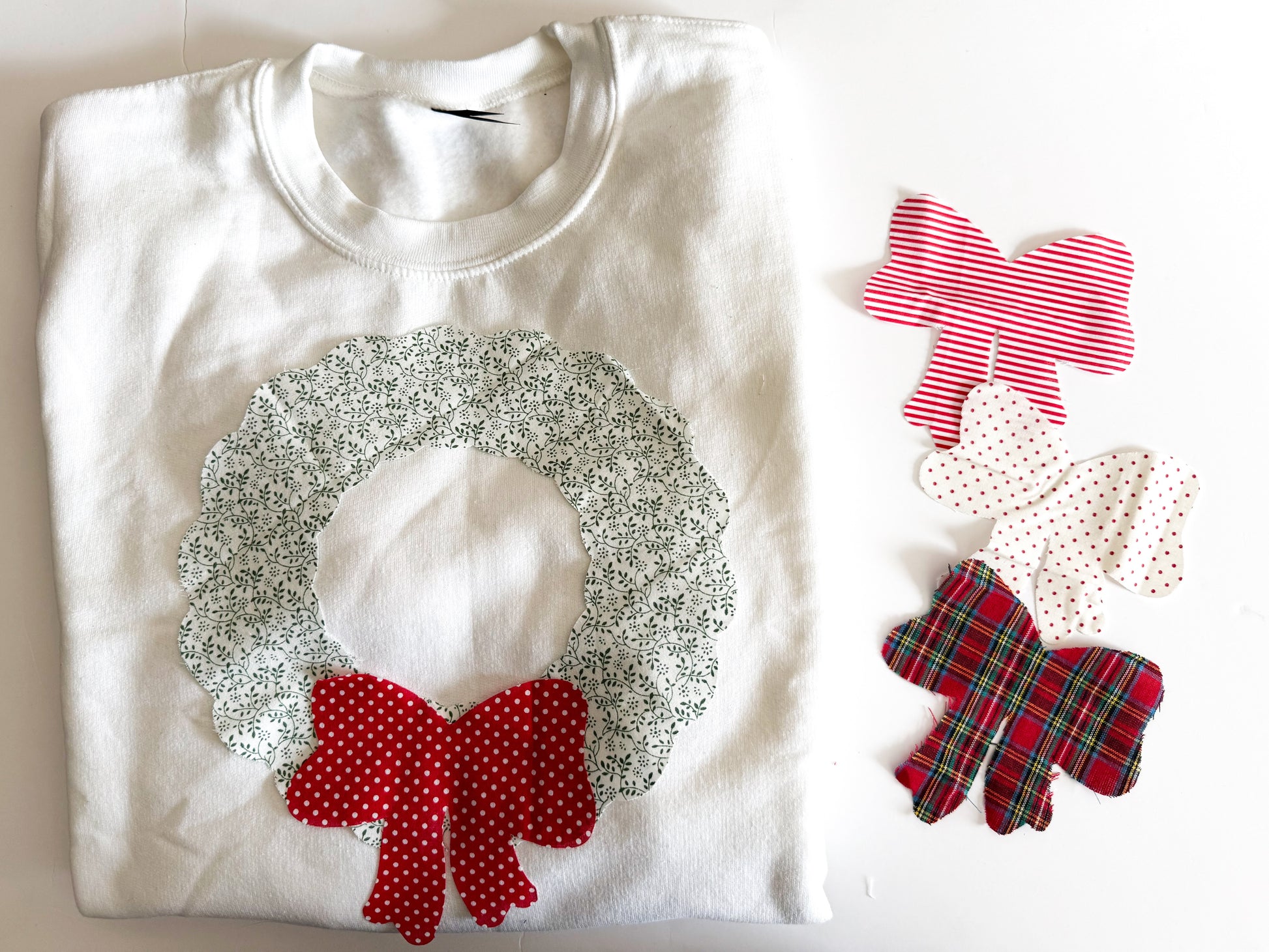 Wreath Bow Sweatshirt, Adult